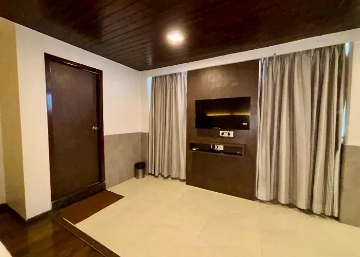 Deluxe King Suite